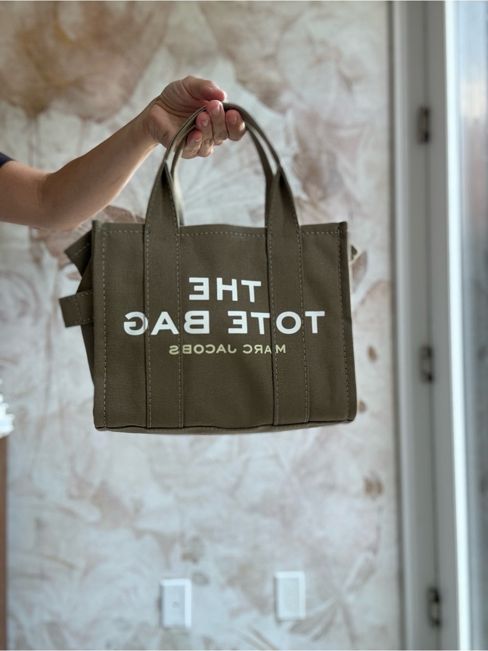 NEW Marc Jacobs Small Canvas Tote in Olive Green with White Logo - Picture 3 of 10
